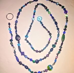 Beaded curtain strand